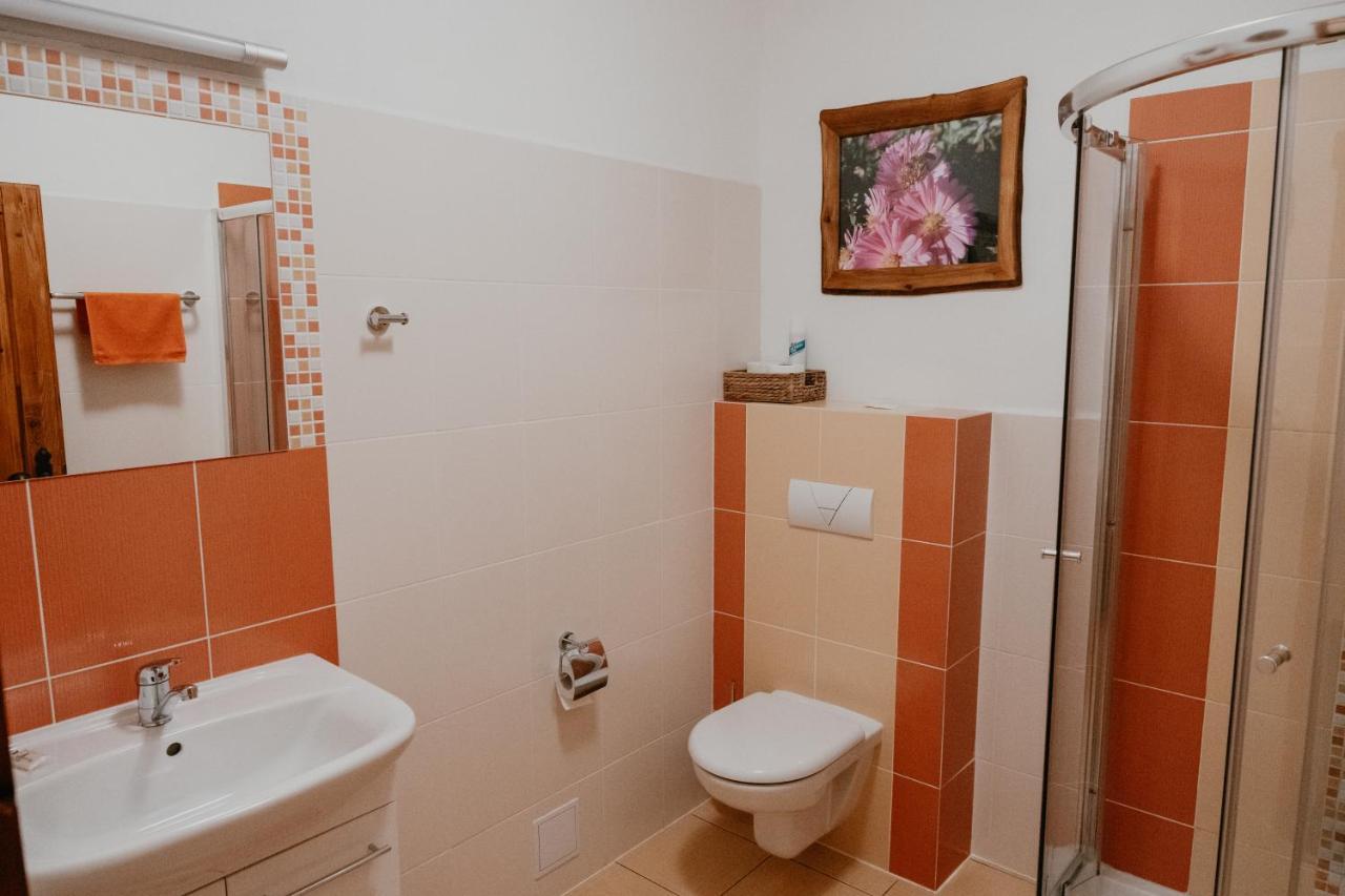 Osada Havranu Hotel Hnanice  Kültér fotó