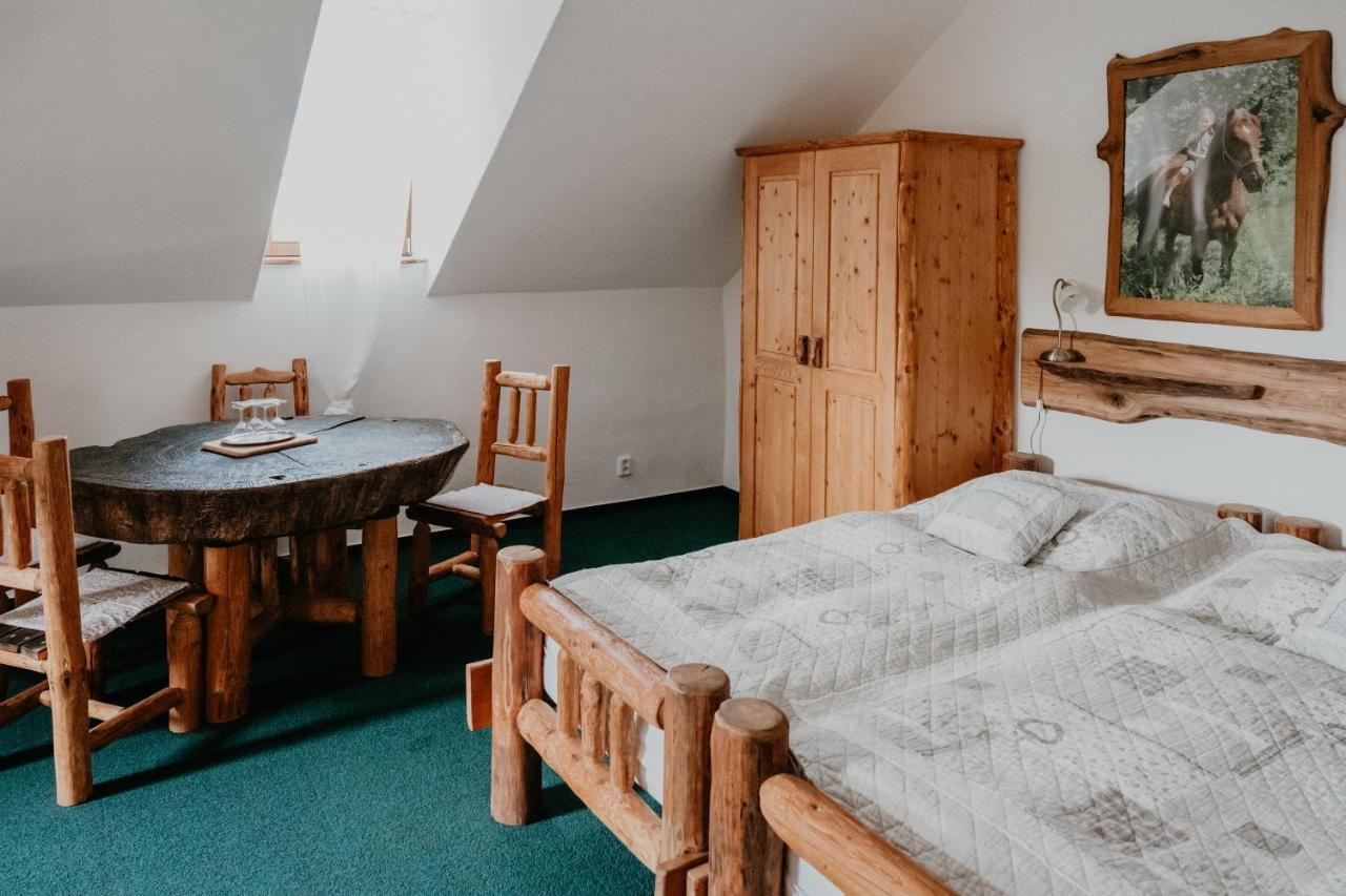 Osada Havranu Hotel Hnanice  Kültér fotó