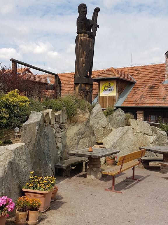 Osada Havranu Hotel Hnanice  Kültér fotó