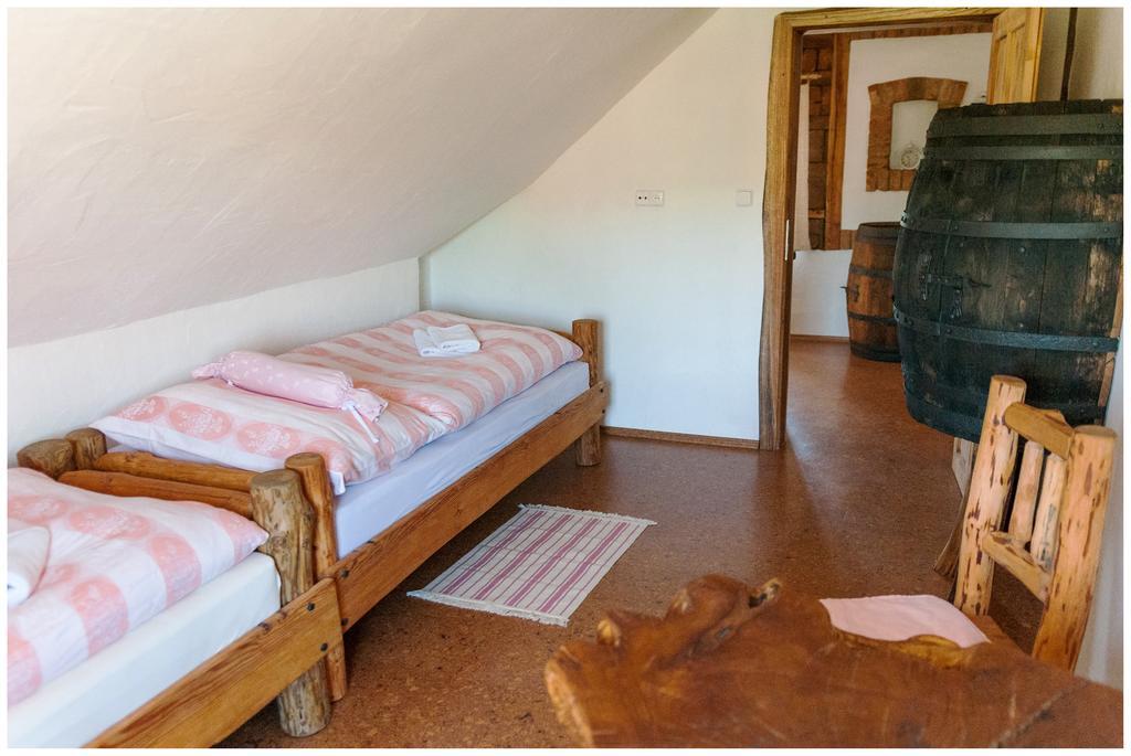 Osada Havranu Hotel Hnanice  Kültér fotó